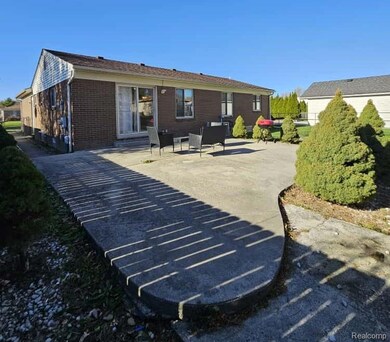 42116 Ehrke Dr, Clinton Township, MI 48038 - photo 5