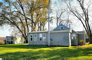 6776 N Pingree Rd, Alma, MI 48801 - photo 3