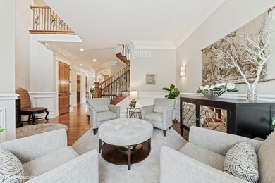 688 S Hawthorne Ave, Elmhurst, IL 60126 - photo 5