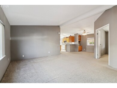 1000 S McKern Ct unit 40, Newberg, OR 97132 - photo 3