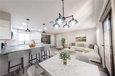 *VIRTUALLY STAGED*
GORGEOUS REMODELED 2 BED 2 BAT