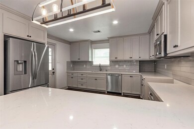 4506 Moore St, Houston, TX 77009 - photo 5