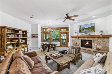 160 Cresta Rd-012-016-Living Room-MLS_Si