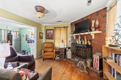 06-Living Room
