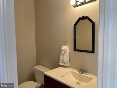 8001 Coachcrest Ct, Manassas, VA 20109 - photo 6