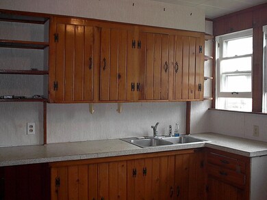 208 W 2nd St, Auburn, IN 46706 - photo 6