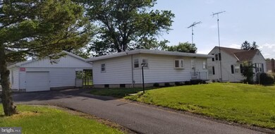 44 E Hanover St, Gettysburg, PA 17325 - photo 2