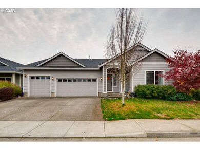 746 Burghardt Dr, Molalla, OR 97038 - photo 2