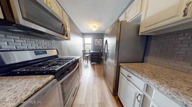 200 Hart Blvd unit 4D, Staten Island, NY 10301 - photo 6