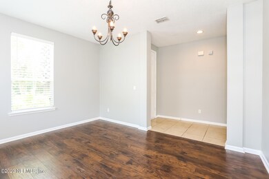 004-photo-dining-room-12822043