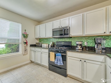 12240 Spencer Ln, Carleton, MI 48117 - photo 5