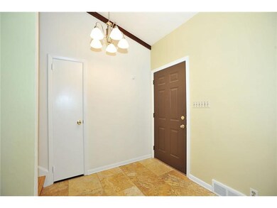 Entry/Foyer.