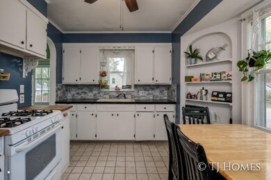 1259 Lewison Ave NE, Grand Rapids, MI 49505 - photo 3