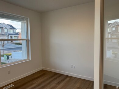 738 N Plainsman Dr unit 107, Mapleton, UT 84664 - photo 3