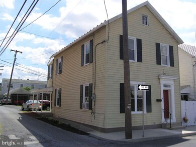 14 E Locust St, Mechanicsburg, PA 17055 - photo 2