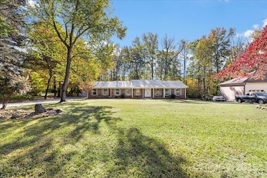 1840 Stoneyridge Dr, Charlotte, NC 28214 - photo 6