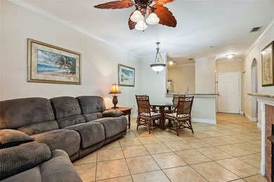 Breakfast Bar and Dining Area!