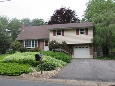 121 Jonathan Dr, Easton, PA 18045 - photo 2