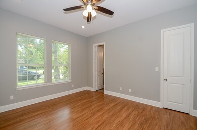 529 Westford St, Houston, TX 77022 - photo 6