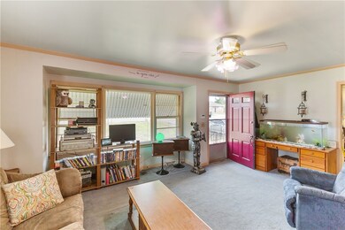 104 S Maple St, Walhalla, SC 29691 - photo 2