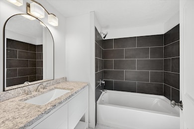 11-1209 1st St SW-11.jpg