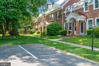 4652 36th St S unit B, Arlington, VA 22206 - photo 2
