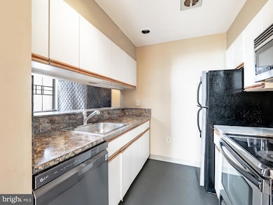 The Colonnade unit 208, Philadelphia, PA 19130 - photo 6