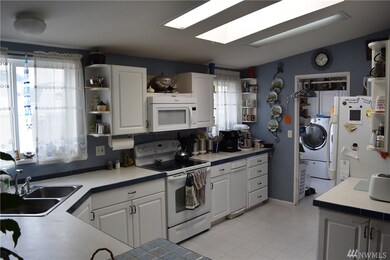 365 S Kentucky Ave, East Wenatchee, WA 98802 - photo 7