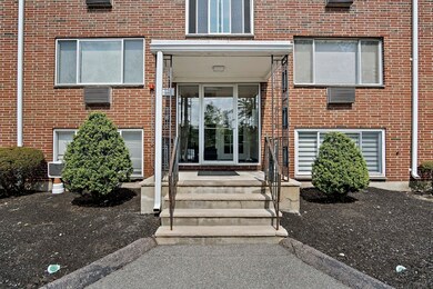 3 Albert Dr unit 3, Woburn, MA 01801 - photo 2