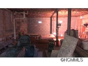 Full unfinished basement