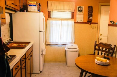 115 N Wiggs St, Griffith, IN 46319 - photo 4