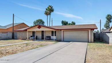 4333 E Desert Cactus St-large-002-001-43