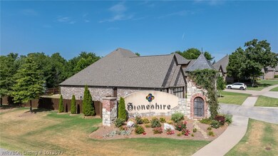 8514 Stoneshire Dr, Fort Smith, AR 72916 - photo 2