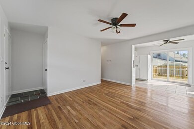 photos_web_resolution_117_Locust_Park_Co