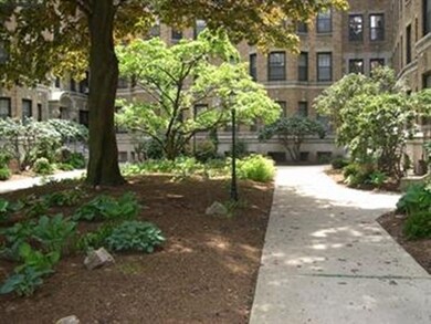 122 Riverway unit 3, Boston, MA 02215 - photo 2