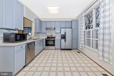 7126 Ladd Cir, Frederick, MD 21703 - photo 7