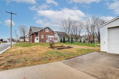 Detached Garage