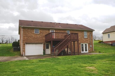 841 E Lexington St, Harrodsburg, KY 40330 - photo 4