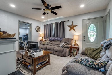 121 Leslie St, Bonham, TX 75418 - photo 3