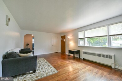 307 Heston Ave, Norristown, PA 19403 - photo 4