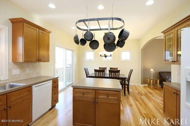 5397 Meadow Run Dr SW, Wyoming, MI 49509 - photo 4