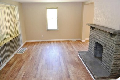 Newer Windows And Laminated Flooring Through Out,