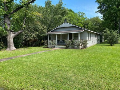 615 Clarence St, Tomball, TX 77375 - photo 3