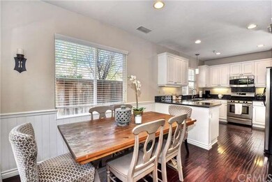 Great family style eat in kitchen