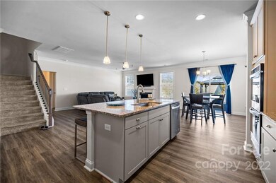 1734 Santa Clara Trace, Lake Wylie, SC 29710 - photo 3