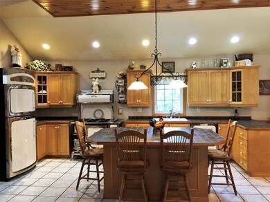 79 Lawrence Rd, MerriMacK, NH 03054 - photo 2