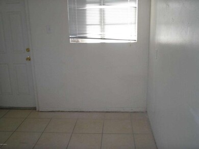 1305 W. Weldon 003
