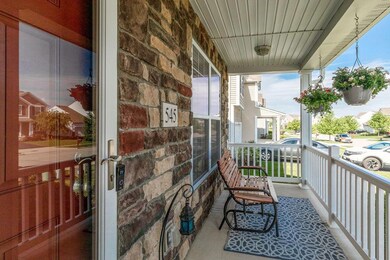 545SummerTreeLoop-Exterior-21