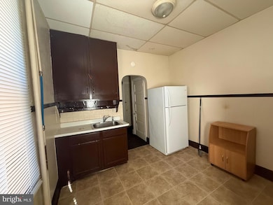 1346 W Market St unit FIRST FLOOR, York, PA 17404 - photo 2