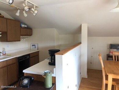 80 Maple Ave unit G, Great Barrington, MA 01230 - photo 3